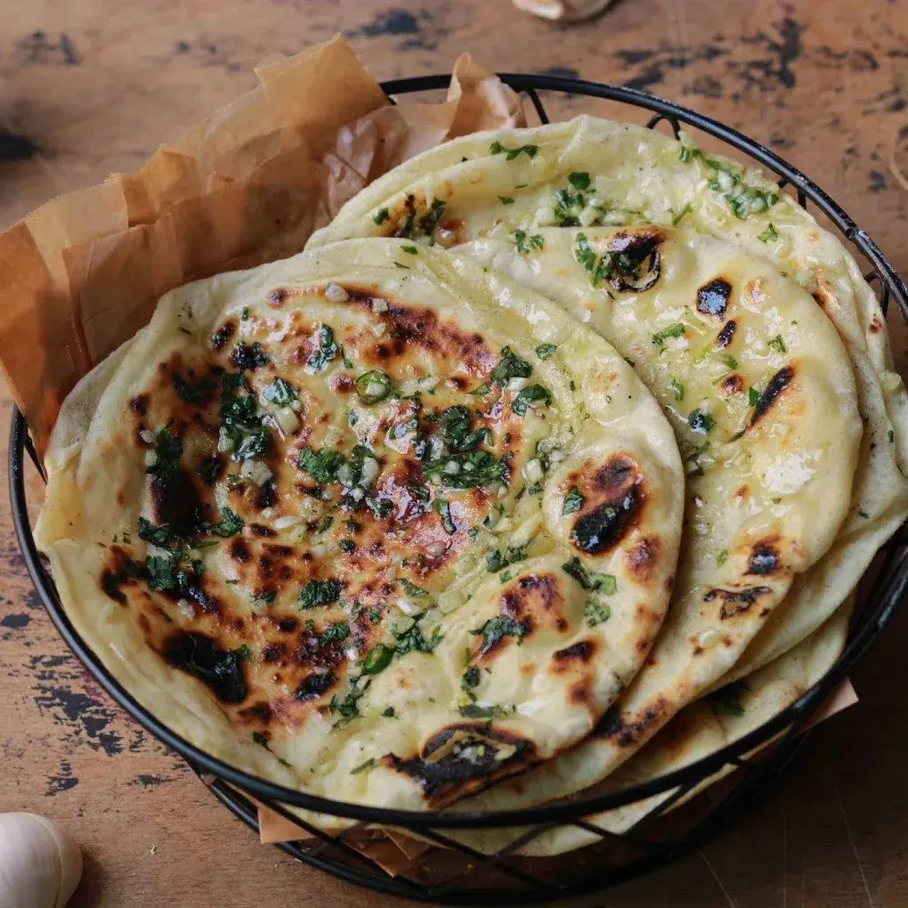 Naan fait maison, cuit au tandoor